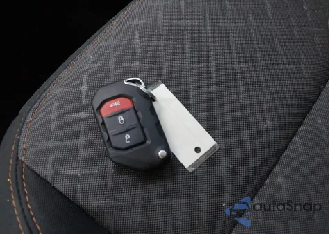 2025 Jeep Gladiator Mojave из США, поврежденный, VIN 1C6RJTEG0SL511261